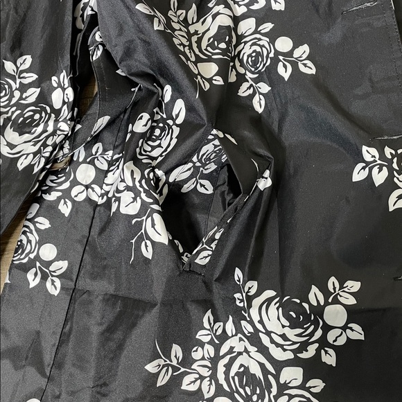 Capelli New York black and white floral print hooded RainTrench Coat - Picture 14 of 16
